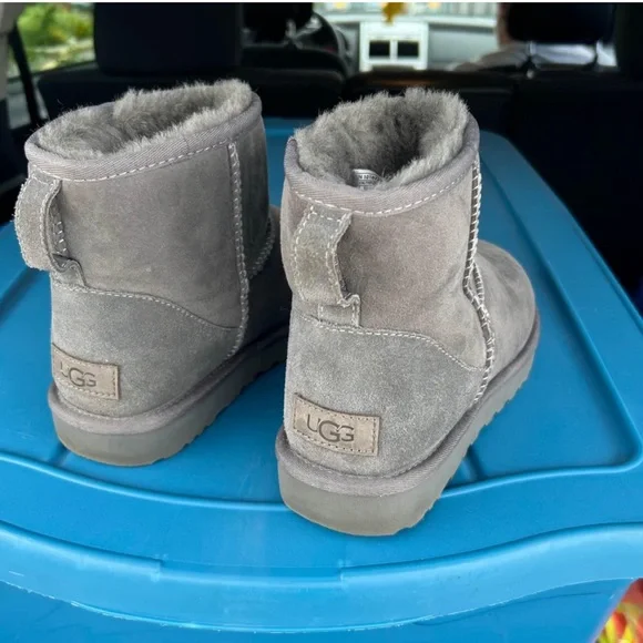 Grey UGGs - Picture 2 of 4